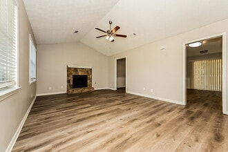 221 Greenleaf Dr in Hampton, GA - Building Photo - Building Photo