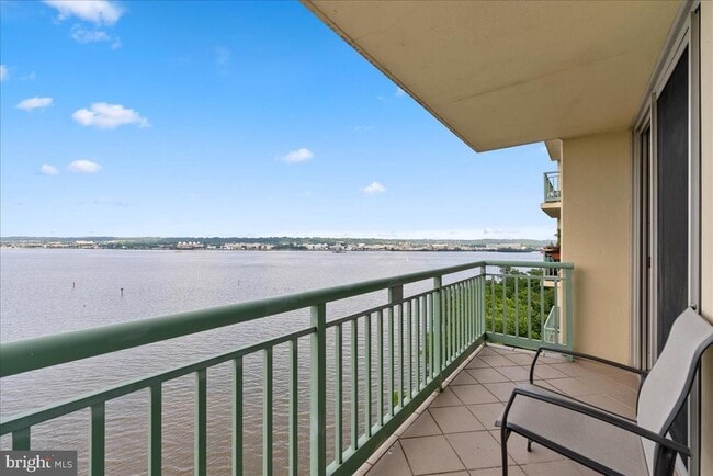 501 Slaters Ln in Alexandria, VA - Building Photo - Building Photo