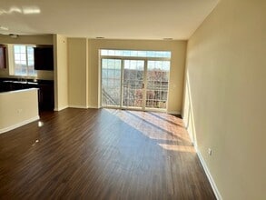 238 E Irving Park Rd, Unit 506 in Wood Dale, IL - Building Photo - Building Photo