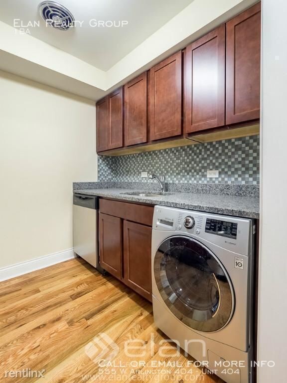 555 W Arlington Pl-Unit -Unit 404 in Chicago, IL - Building Photo - Building Photo