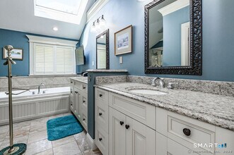 2 Bramble Bush in Avon, CT - Building Photo - Building Photo