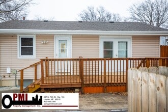 7051 Holdrege St in Lincoln, NE - Building Photo - Building Photo