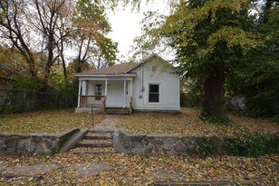 834 E Garfield St in Springfield, MO - Building Photo