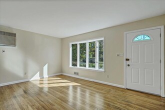 44 Maplewood Blvd in Suffern, NY - Building Photo - Building Photo