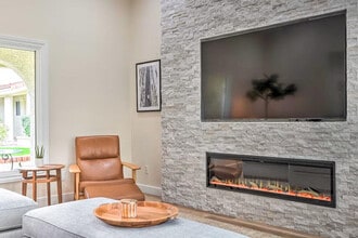 7833 E Foxmore Ln in Scottsdale, AZ - Building Photo - Building Photo