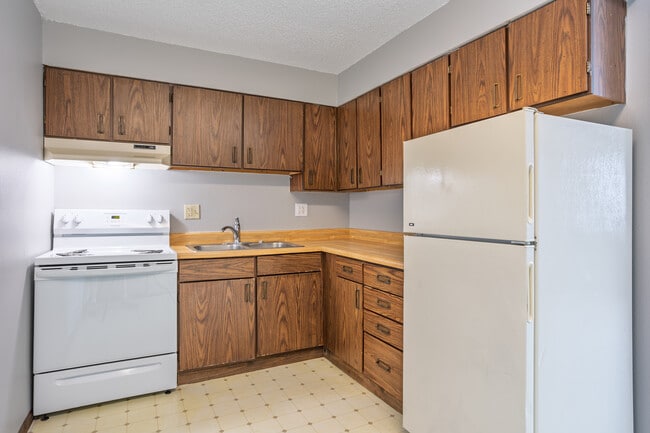 Robinwood Apartments