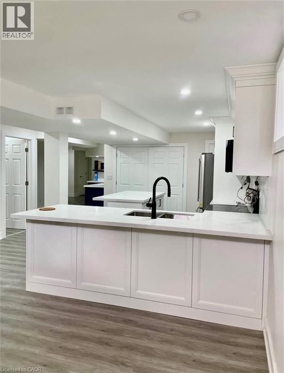 401 OLD MUD St in Hamilton, ON - Building Photo - Building Photo