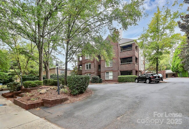 2220 Roswell Ave in Charlotte, NC - Building Photo - Building Photo