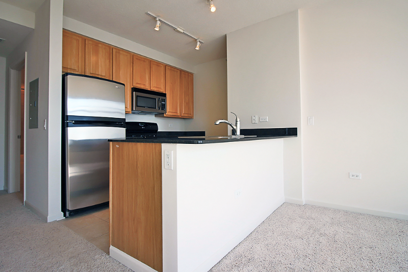 620 W Kinzie St in Chicago, IL - Building Photo