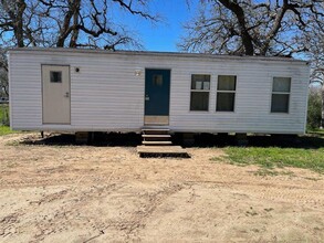 167 Wilbarger Cove in Elgin, TX - Foto de edificio - Building Photo