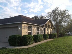 1628 Myrtle Lake Ave in Fruitland Park, FL - Building Photo - Building Photo