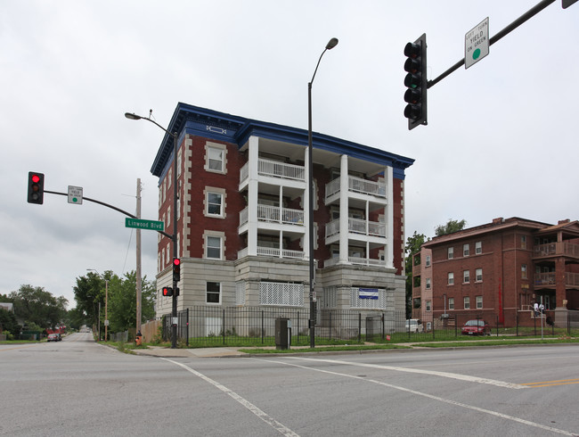 2119-2121 E Linwood Blvd in Kansas City, MO - Building Photo - Building Photo