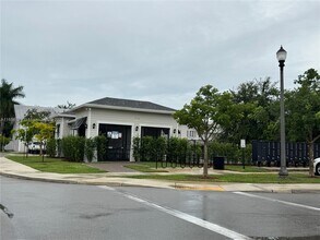 1780 SE 9th Ave in Florida City, FL - Building Photo - Building Photo