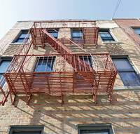 918 E 225th in Bronx, NY - Foto de edificio - Building Photo