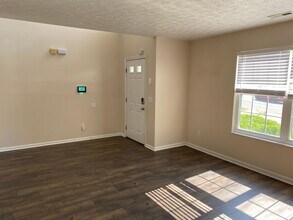 4221 Dobbin Cir in Dayton, OH - Building Photo - Building Photo