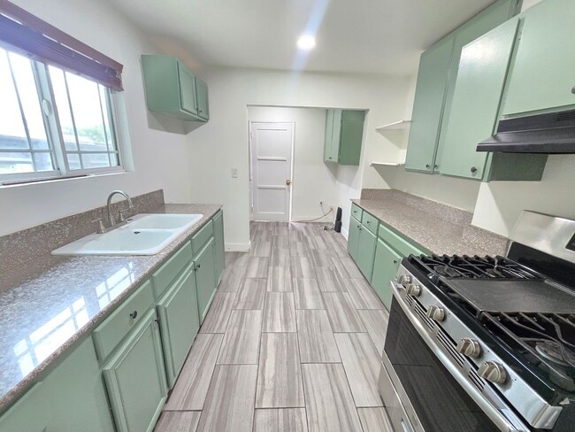 8154 Potter Ave in Los Angeles, CA - Building Photo - Building Photo