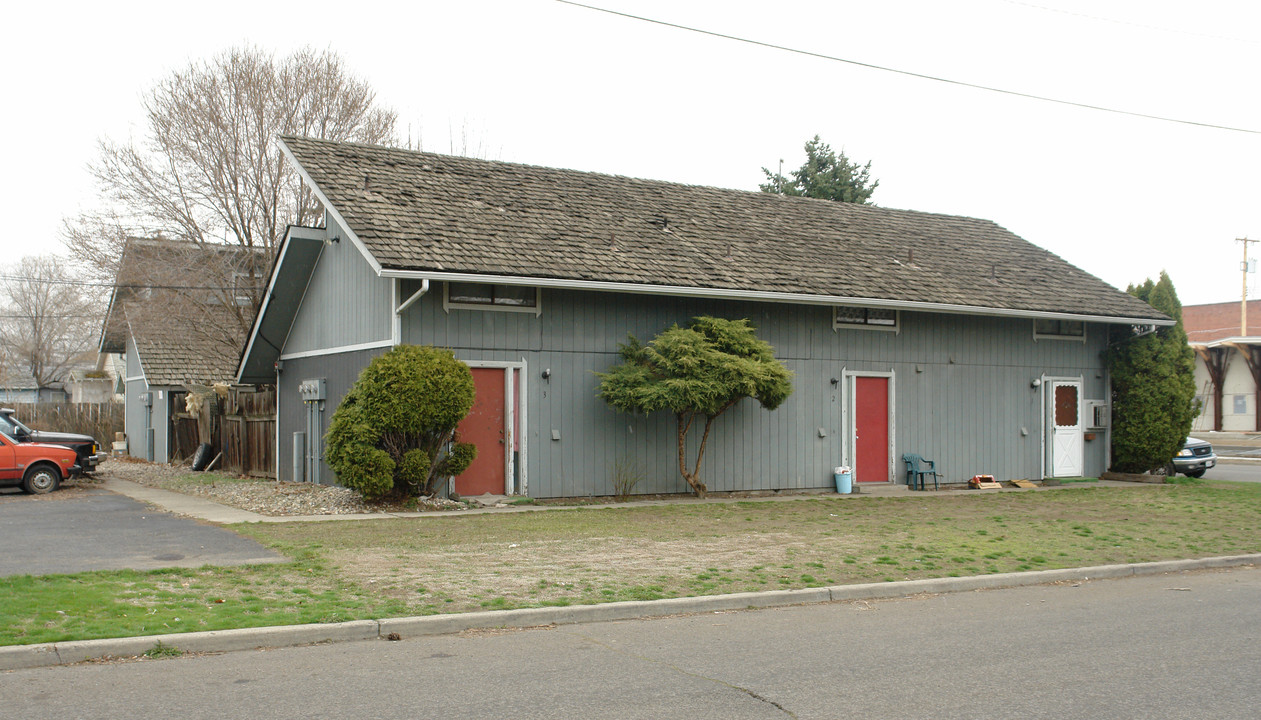 1828 W Maxwell Ave in Spokane, WA - Building Photo