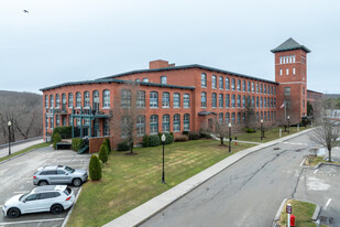 High Rocks Condominiums in North Smithfield, RI - Building Photo