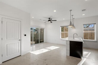 1003 Fiesta St in Austin, TX - Building Photo - Building Photo