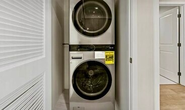 439 Oak St, Unit #301 in Glendale, CA - Foto de edificio - Building Photo