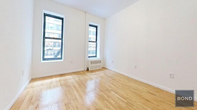 411 E 70th St in New York, NY - Building Photo - Building Photo