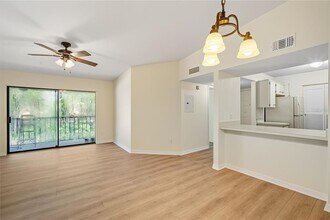 6002 Laketree Ln in Temple Terrace, FL - Building Photo - Building Photo