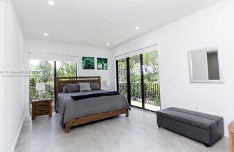 7103 NE 4th Ct in Miami, FL - Building Photo - Building Photo