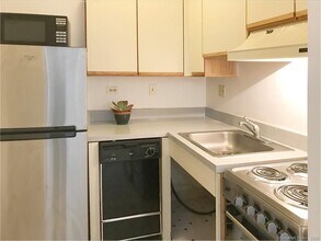 124 Court St, Unit 405 in New Haven, CT - Building Photo - Building Photo