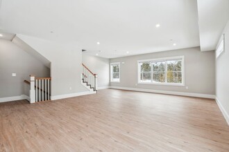 Green Hill Commons in Barrington, NH - Building Photo - Building Photo