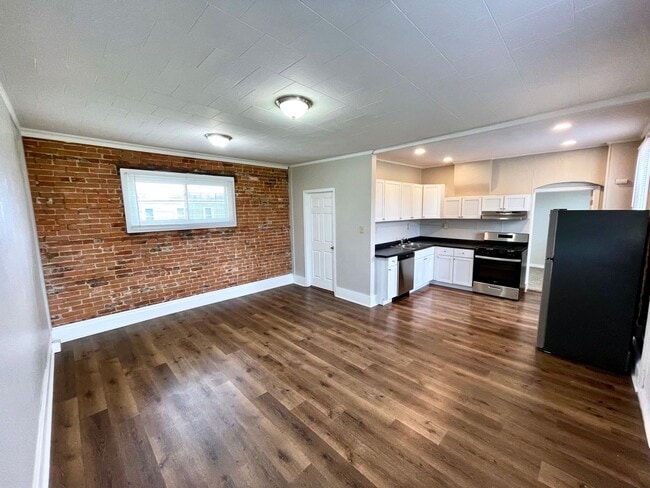 property at 611 N Main St