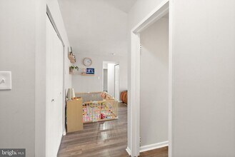 9728 Kingsbridge Dr in Fairfax, VA - Building Photo - Building Photo