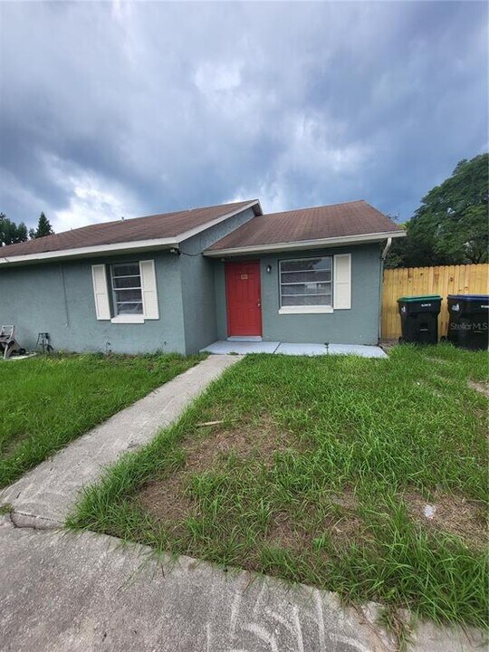 9819 River Pines Ct in Orlando, FL - Building Photo