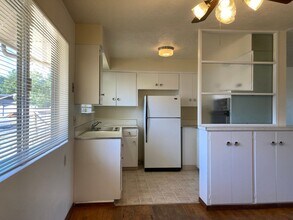 1280-1290 W 24th Ave in Eugene, OR - Building Photo - Building Photo