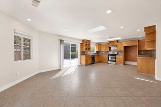 4420 Lowell Ave in Glendale, CA - Foto de edificio - Building Photo