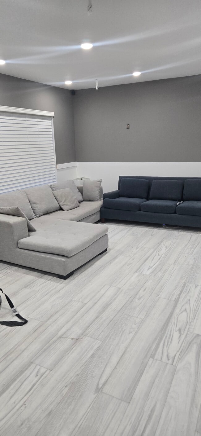 15 California Way in Henderson, NV - Building Photo - Building Photo