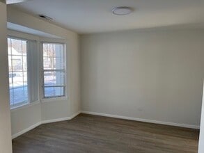 415 Newbury Dr in Island Lake, IL - Building Photo - Building Photo