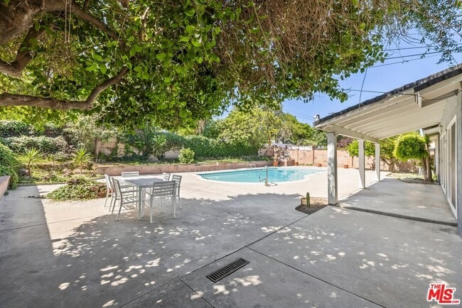 23414 Dolorosa St in Los Angeles, CA - Building Photo - Building Photo
