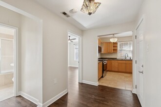 5955 N Winthrop Ave in Chicago, IL - Building Photo - Building Photo