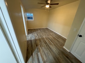 1129 E 103rd St in Los Angeles, CA - Building Photo - Building Photo