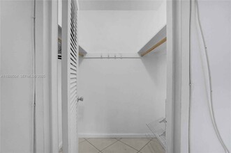 10350 W Bay Harbor Dr in Bay Harbor Islands, FL - Building Photo - Building Photo