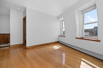 439 Main St, Unit 3 in Boston, MA - Foto de edificio - Building Photo