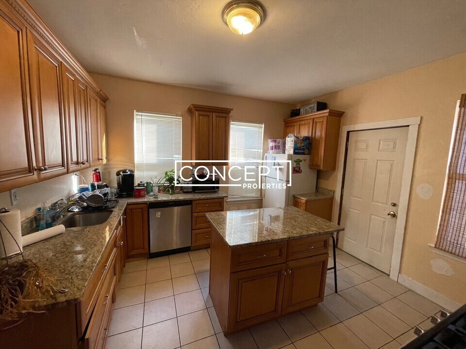 8 Eldora St in Boston, MA - Building Photo