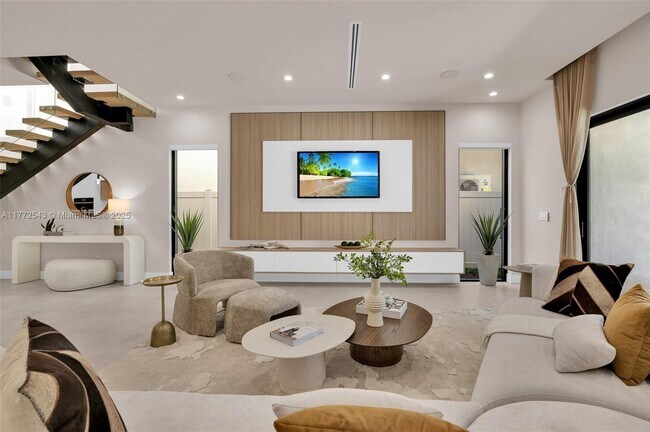 920 NE 17th Ave in Fort Lauderdale, FL - Foto de edificio - Building Photo