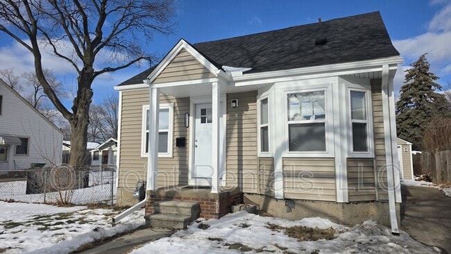 property at 14526 Russell Ave