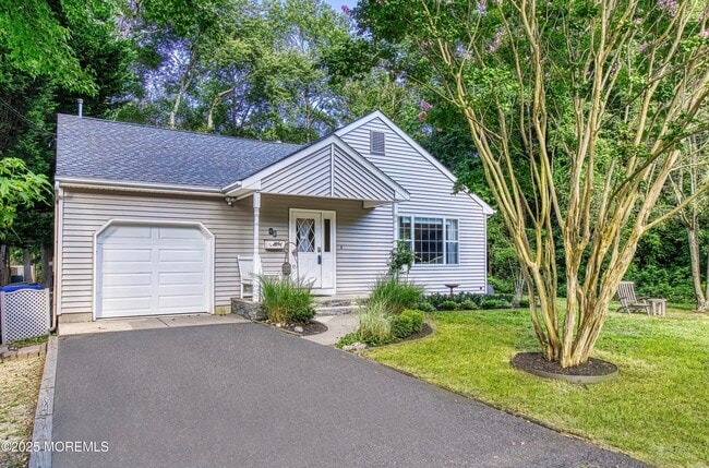 property at 61 Adamston Dr