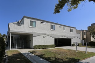 Broadway Apartments in Anaheim, CA - Building Photo