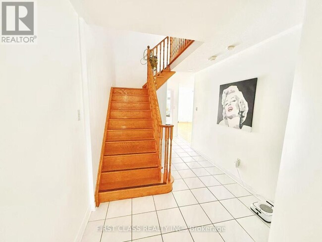 3892 Manatee Way in Mississauga, ON - Building Photo - Building Photo