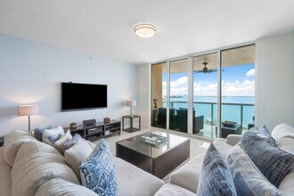 2650 Lake Shore Dr, Unit 1003 in Riviera Beach, FL - Building Photo - Building Photo