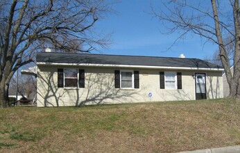 Tuscaloosa Street Apartments in Greensboro, NC - Building Photo - Building Photo