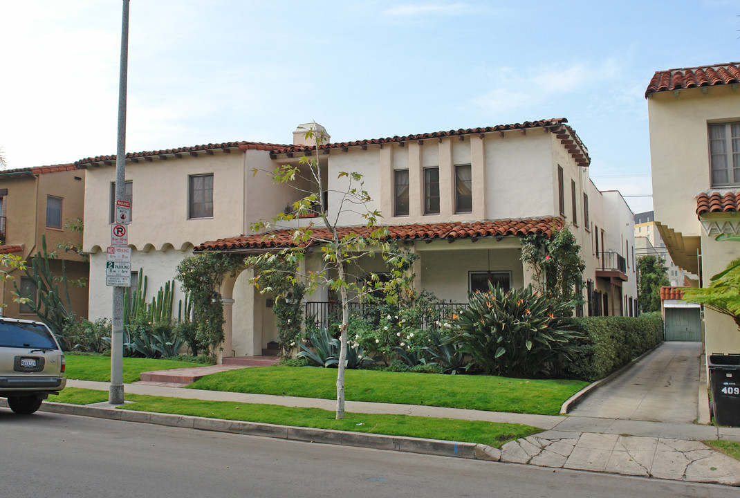 415 S Cloverdale Ave in Los Angeles, CA - Foto de edificio